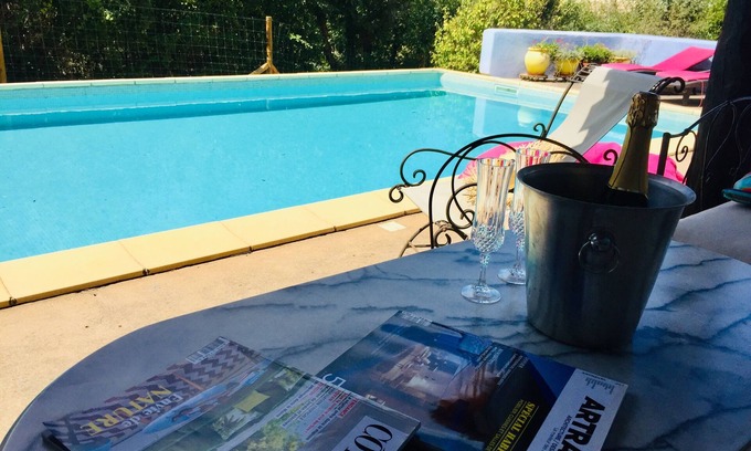 Puimisson Villa | South of France - Large farmhouse with Pool, 5 air-con bedrooms & large garden