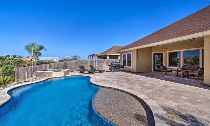 Laguna Vista House | South Padre Paradise w/Saltwater Pool Near Golf!