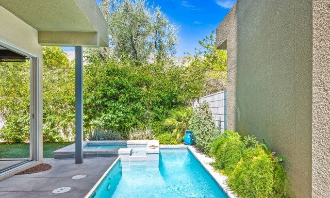 Canyon Corridor Condo | South Palm Springs Condo with Private Pool & Spa!