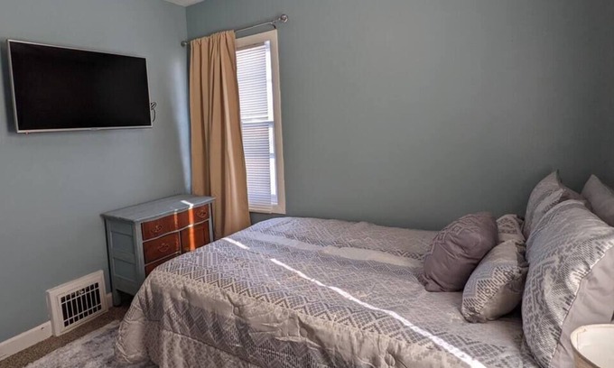Rock Island House | South Rm - Ideal Space 4 Traveling Professionals!
