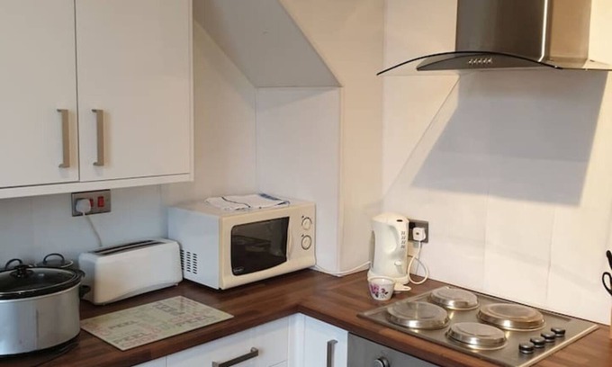 South Shields Apartment | South Shield's Hidden Gem Garnet 3 Bedroom Apartme