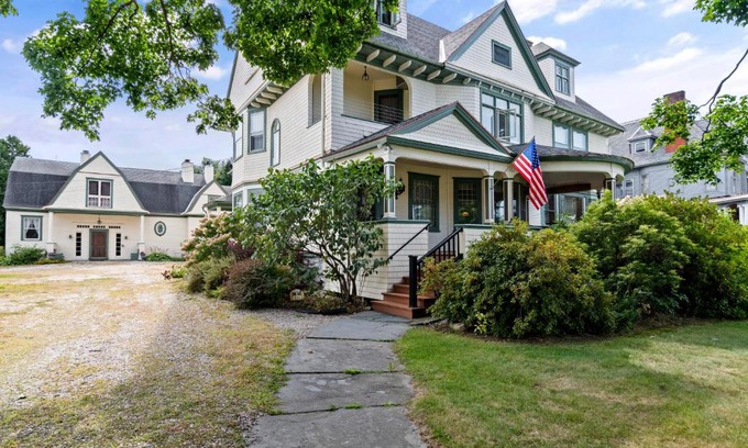 Bennington Bed & Breakfast | South Shire