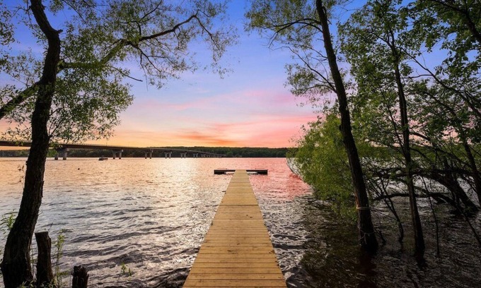 Northville House | South Shore Edgewater Chalet