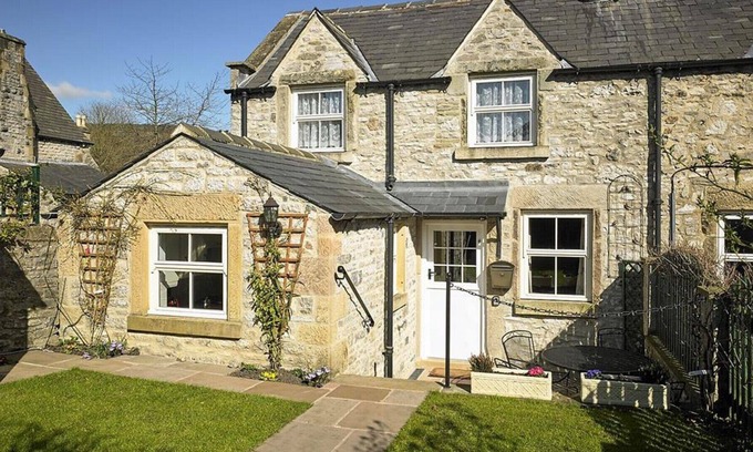 Great Longstone House | South View - One Bedroom House, Sleeps 2