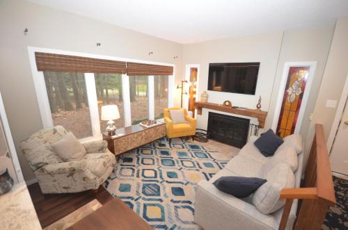 Maple City House | South Village 7