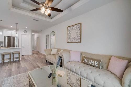 Oakland Hills Villa | South West Florida Family Home, 3 Bedroom,2 Bathroom, King bed suite, Close to Beaches, Parks, Fishing, Golfing, Kayaking