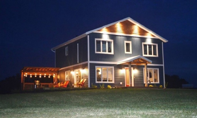 Clinton House | South West River Retreat Vacation House