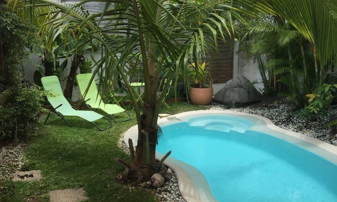 Petite-ÃŽle House | South Wild Villa with outdoor pool-jacuzzi and terrace, kitchen and lounge