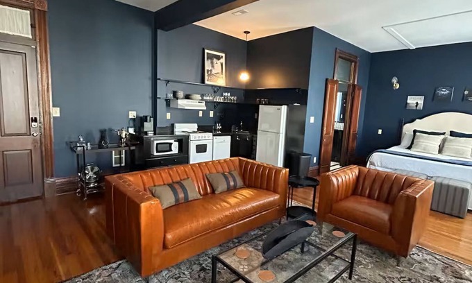 Lawrenceburg Apartment | Southern Charm at Trail Suites Inn, Suite B in Lawrenceburg, KY!