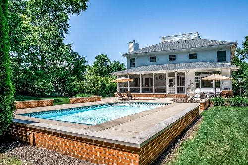 Grand Beach House | Southern Charm