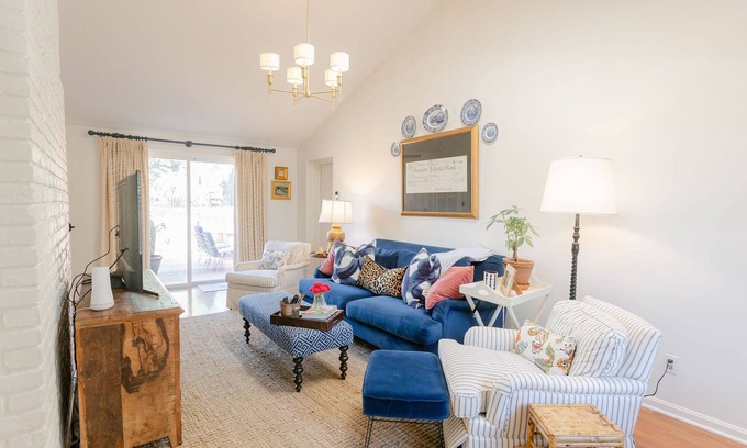Crossgate House | Southern Comfort with Best Location in the City