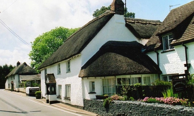 Newton Poppleford House | Southern Cross Guest House
