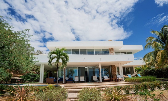 Playa Colorado House | Southern Dream Luxury beach-front villa