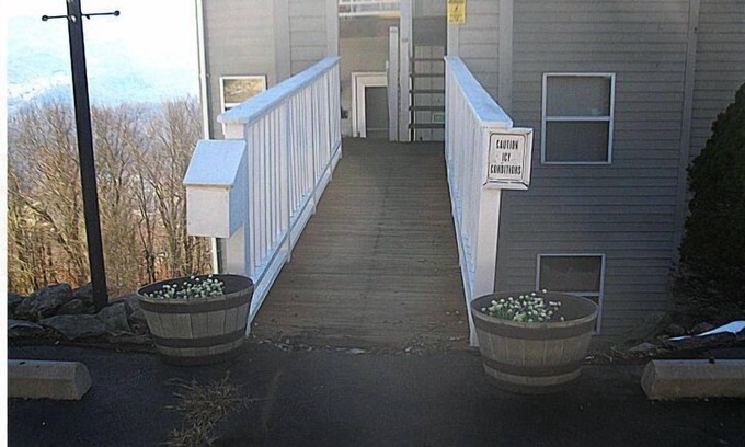 Banner Elk Condo | Southern Exposure Unbelievable views and close to town - SCF201