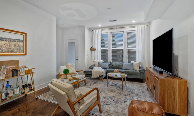 Madison House | "Southern Harmony" #23 -Sleeps 4