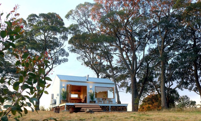 Exeter Cabin | Southern Highlands Vineyard Cabin by Outpost
