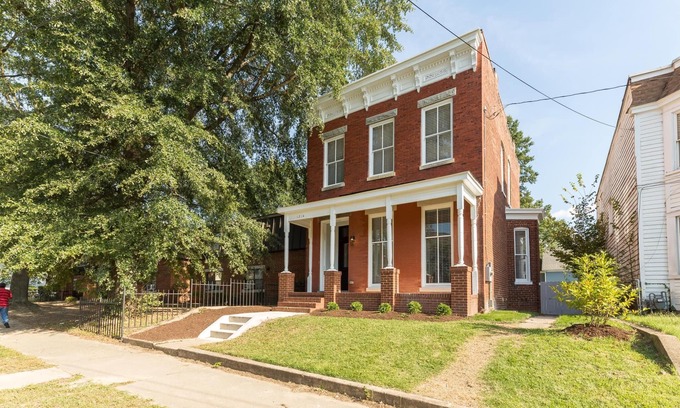 Manchester House | Southern mansion: Eating/Drinking Nearby