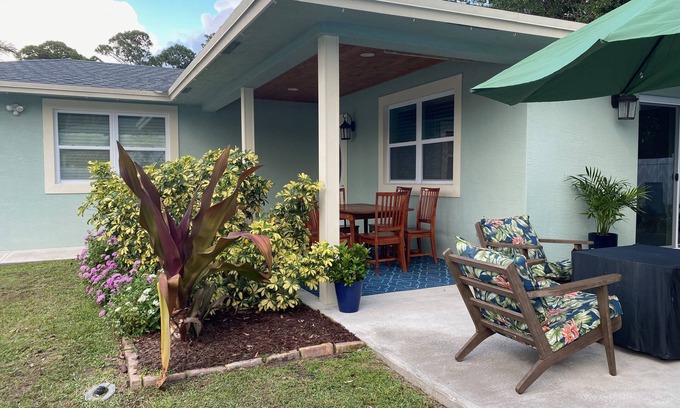 Jupiter House | Southern Memories - Driftwood: Quaint, single family & dog friendly!