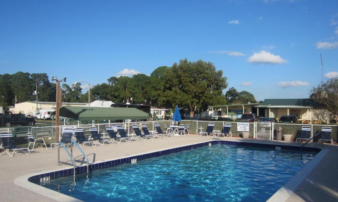 Eustis Resort | Southern Palms Park Model 7