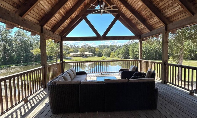 Conroe Apartment | Southern Pines Estate, 9 bedrooms, pool, hot tub, stocked pond near Lake Conroe