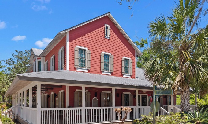 Steinhatchee Cabin | Southern Pines- Sleeps 18 with community pool and docks