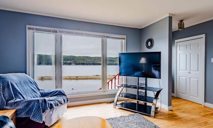 Mount Carmel-Mitchells Brook-St. Catherines House | Southern shore retreat. Pet-Friendly!