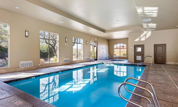 St. George Condo | Southern Utah’s beauty with desert and mountain views