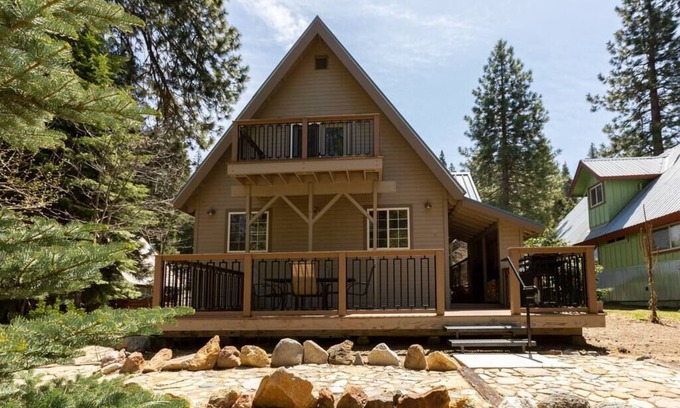 Fish Camp Cabin | Southgate Getaway of Yosemite