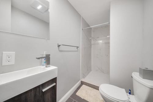Columbus Park - Andrew Square Apartment | Southie Living by Seaport, Red Line, Beach & Bars
