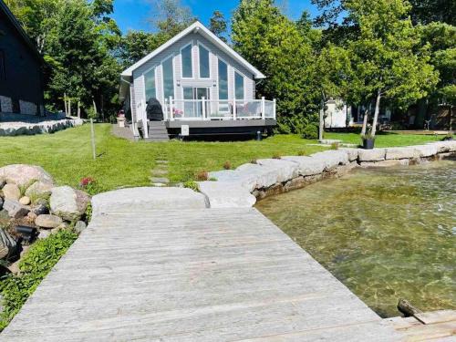 Washago Ski Chalet | SouthLake Cottage on The Lake.