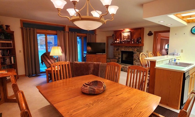 Harbor Springs Condo | Southridge #20 - Slopeside Ski-in/Ski-out at Nub's Nob