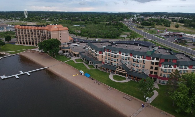 Bemidji Hotel | SouthShore Hotel on Lake Bemidji, Trademark Coll by Wyndham