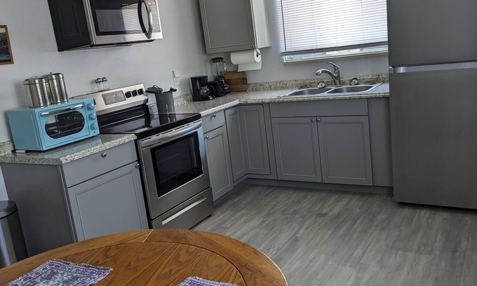 Pueblo Apartment | Southside Apartment. Great neighborhood. Newly Remodeled.