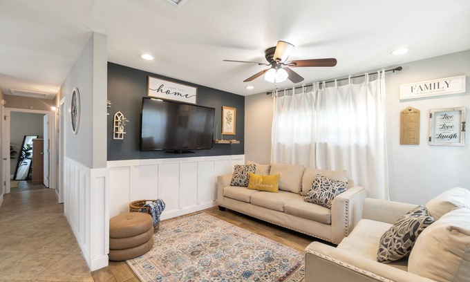 Clair-Mel City House | Southside Living! Only 8 Minutes to Ybor. Near Channelside & Downtown