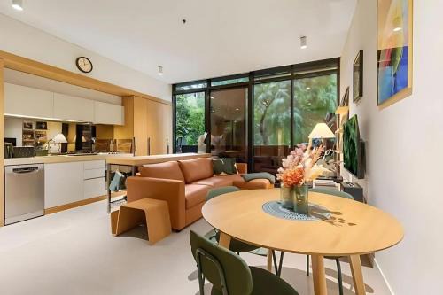 South Yarra Apartment | Southside urban oasis