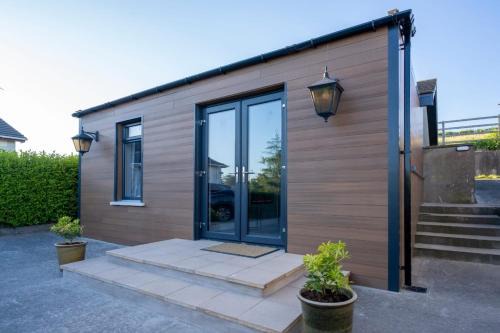 Lisburn House | Southview Cottage