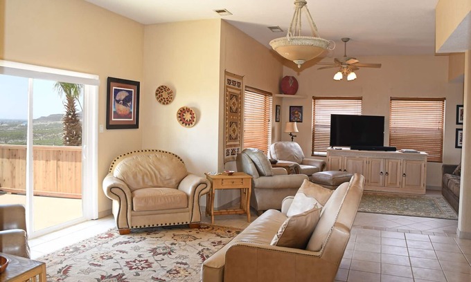 Alamogordo House | Southwest Elegance with Amazing Views!