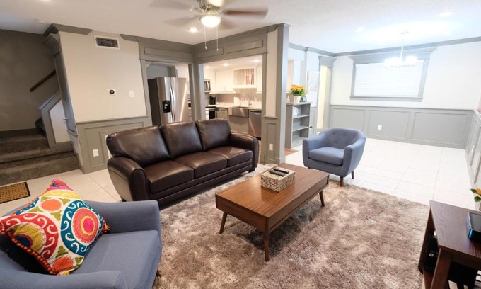 Sharpstown House | Southwest, NRG, GRB, MM Park, Downtown, Galleria, Medical Center - Imogene