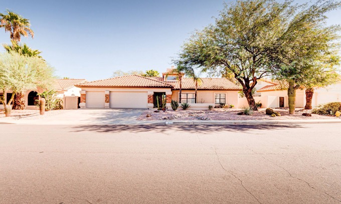 Red Mountain Ranch House | Southwest Style Vacation Home Sleeps 8
