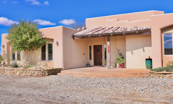 Las Cruces House | Southwestern Comfort Stay 2B