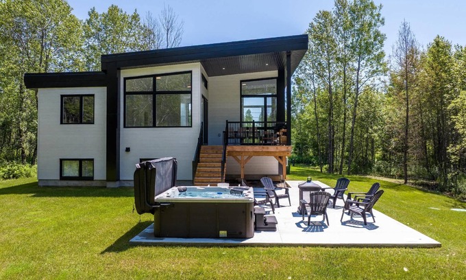 Weedon Ski Chalet | Spa & Adventure - Chalet Valikas