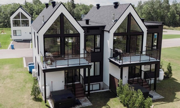 Beaupre Ski Chalet | Spa and Mountain - Villas Perspectives