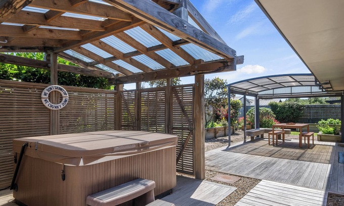 Waikanae House | Spa and Sands - Waikanae Beach Holiday Home