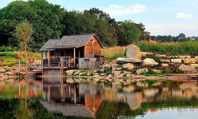 Ploemel Ski Chalet | Spa cabin