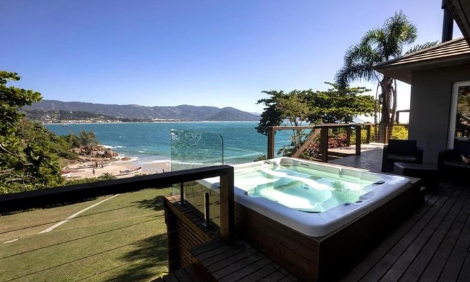 Garopaba House | Spa Jacuzzi, Lareira, Beira mar, 4 Suítes