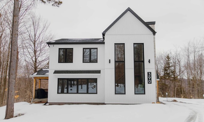 Chertsey Ski Chalet | Spa & Lili Lake - Le Boreas