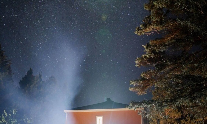Lac-Superieur Ski Chalet | Spa, Private Pond & Beach Volleyball