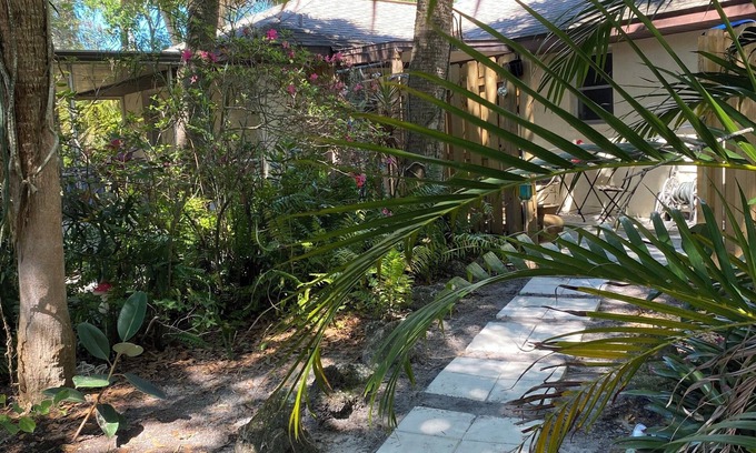 Fort Myers Shores House | Spa private rock garden yoga