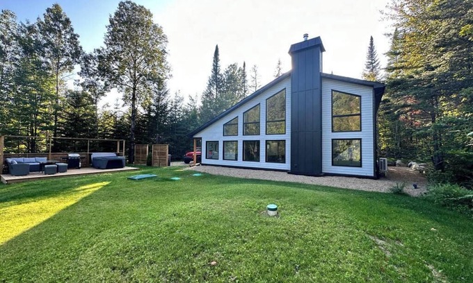 Entrelacs Ski Chalet | Spa, River, Pool Table - Chalet Ombre & Lumiere