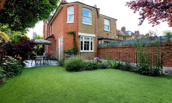 St. Helen's House | Space and Splendour, by Veeve